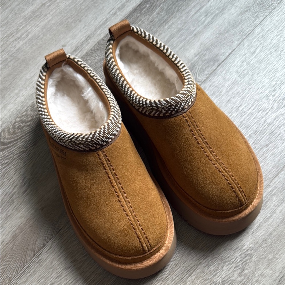 UGG Koolaburra Burree Platform Slipper